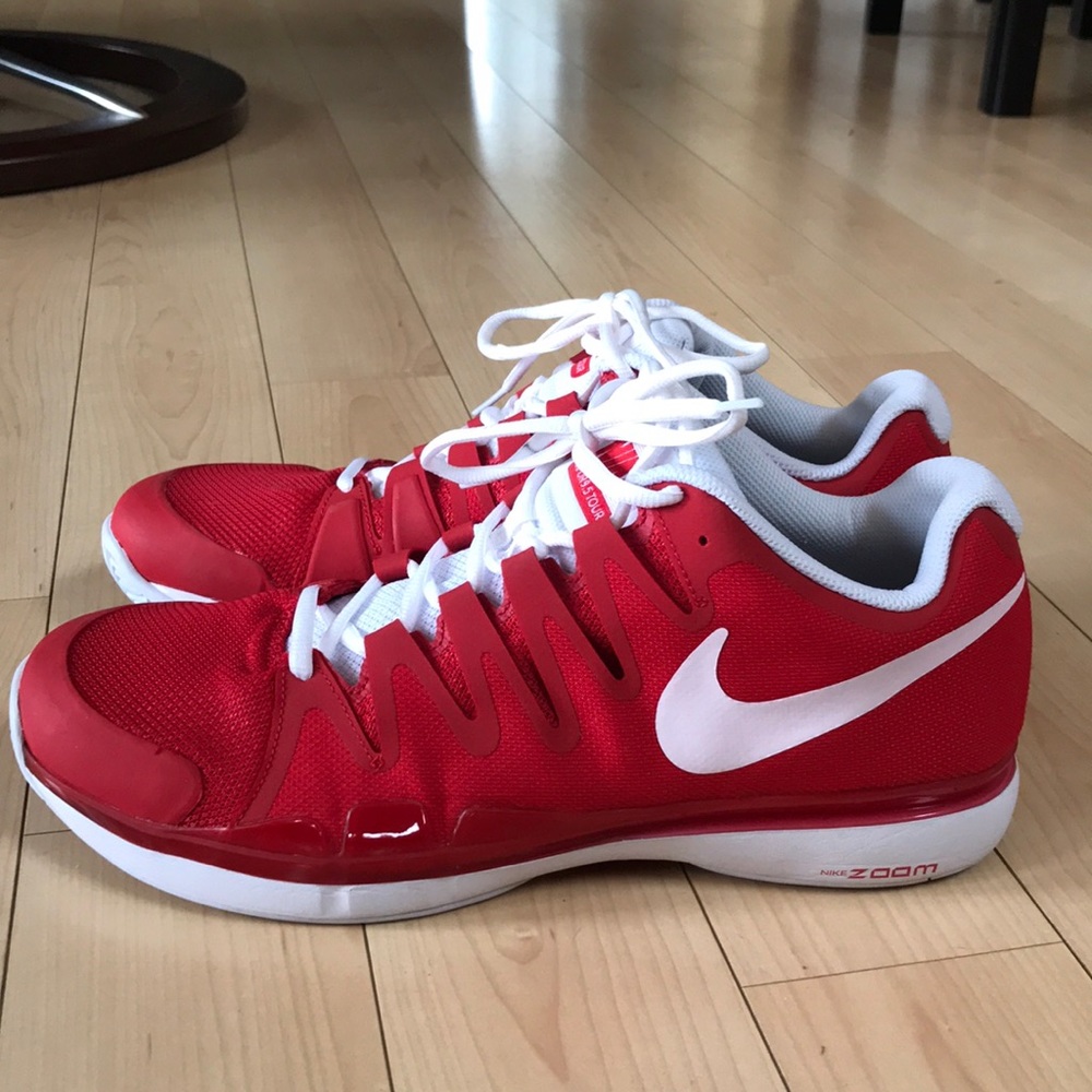Like New Nike Tennis Shoes